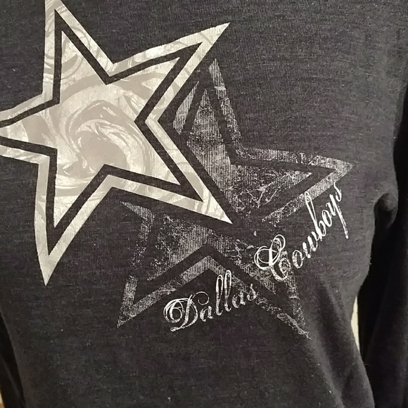 (Sold)..Dallas cowboys long sleeve - Picture 2 of 4